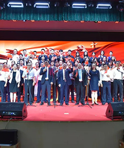 颂歌献给党 礼赞一百年| 山东旅游职业学院举行庆祝中国共产党成立100周年歌咏比赛 
                        百载征程波澜壮阔，百年初心历久弥坚。为庆祝中国共产党百年华诞，充分展示山旅人忠心向党、昂扬向上的精神风貌，推动党史学习教育走深走实，6月24日下午，学院在综合实训楼小剧场举行教职工歌咏比赛
                